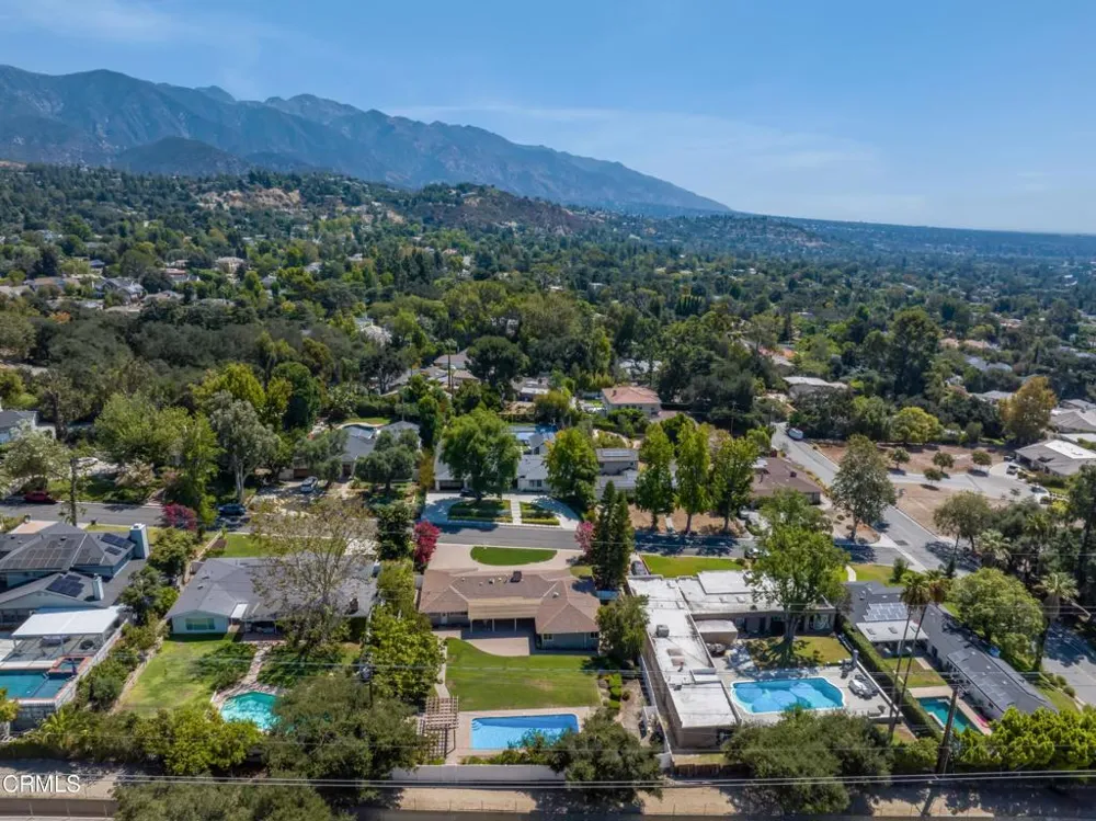 4817 Fairlawn Drive La Canada Flintridge, CA 91011