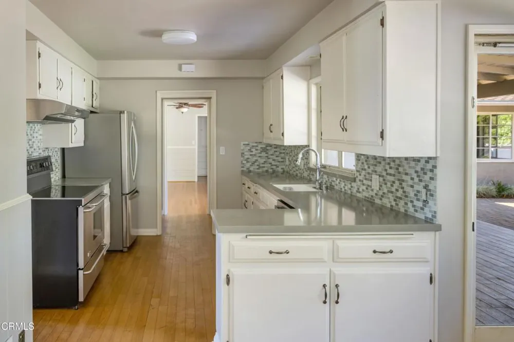 4817 Fairlawn Drive La Canada Flintridge, CA 91011
