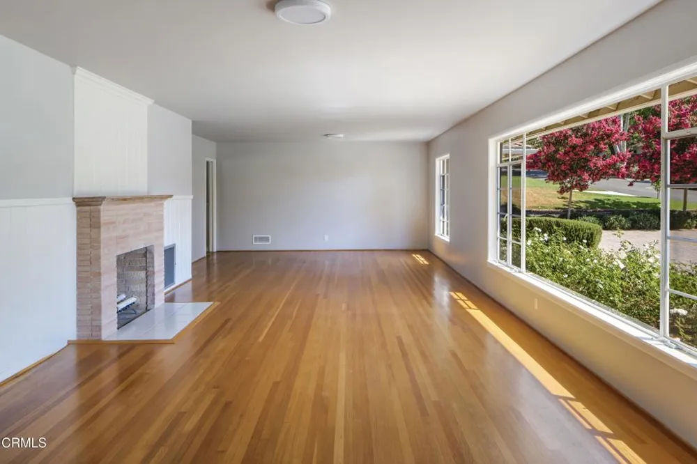 4817 Fairlawn Drive La Canada Flintridge, CA 91011