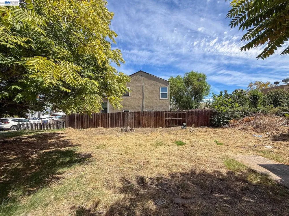 268 E 17Th St Pittsburg, CA 94565