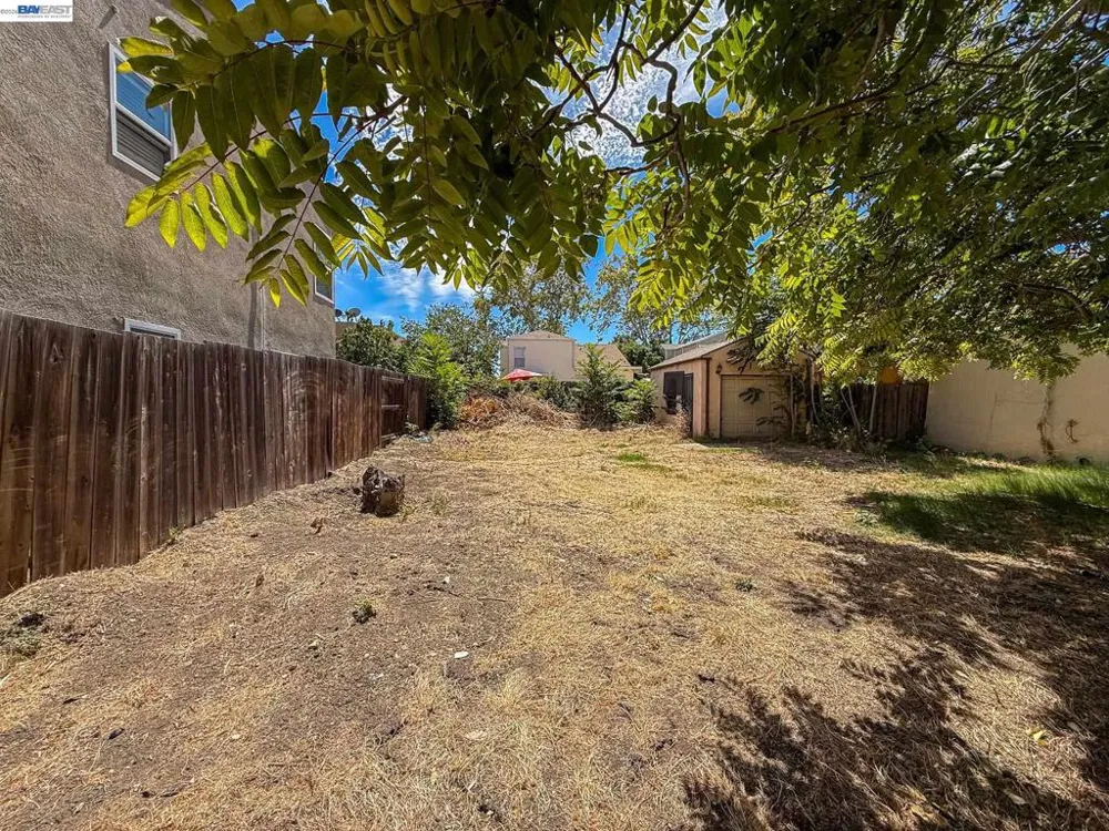 268 E 17Th St Pittsburg, CA 94565