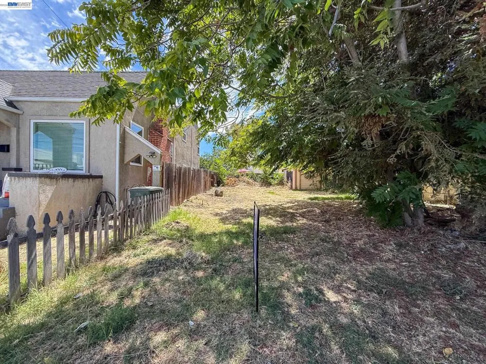 268 E 17Th St Pittsburg, CA 94565
