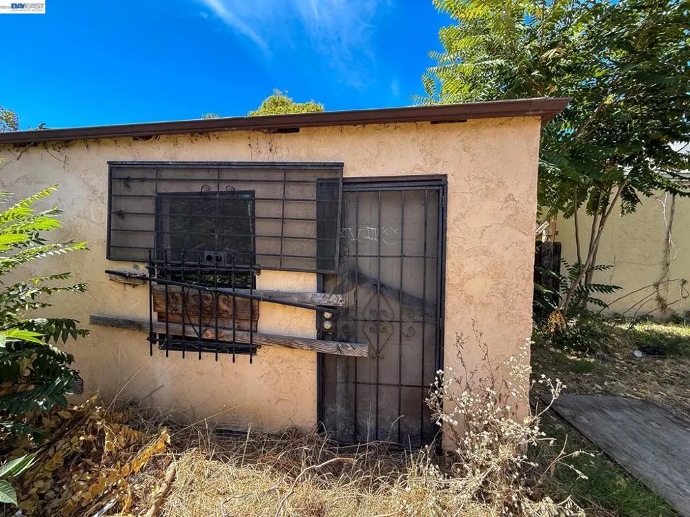 268 E 17Th St Pittsburg, CA 94565