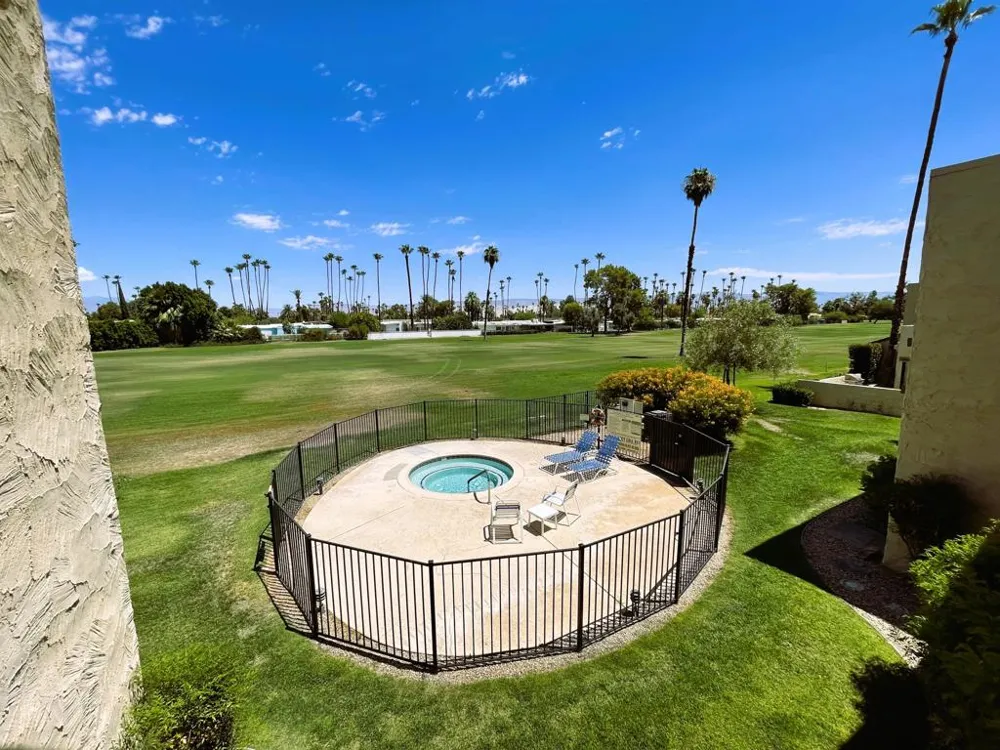 5300 E Waverly Drive #K14 Palm Springs, CA 92264