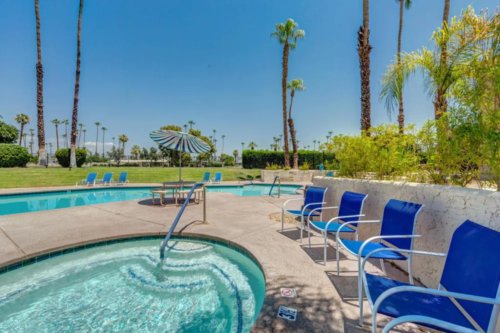 5300 E Waverly Drive #K14 Palm Springs, CA 92264