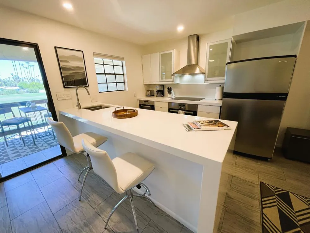 5300 E Waverly Drive #K14 Palm Springs, CA 92264