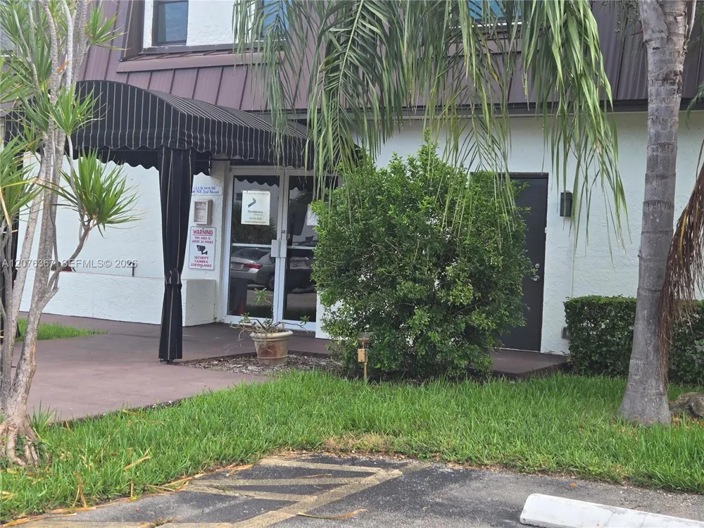 500 NE 2nd St #417 Dania Beach, FL 33004