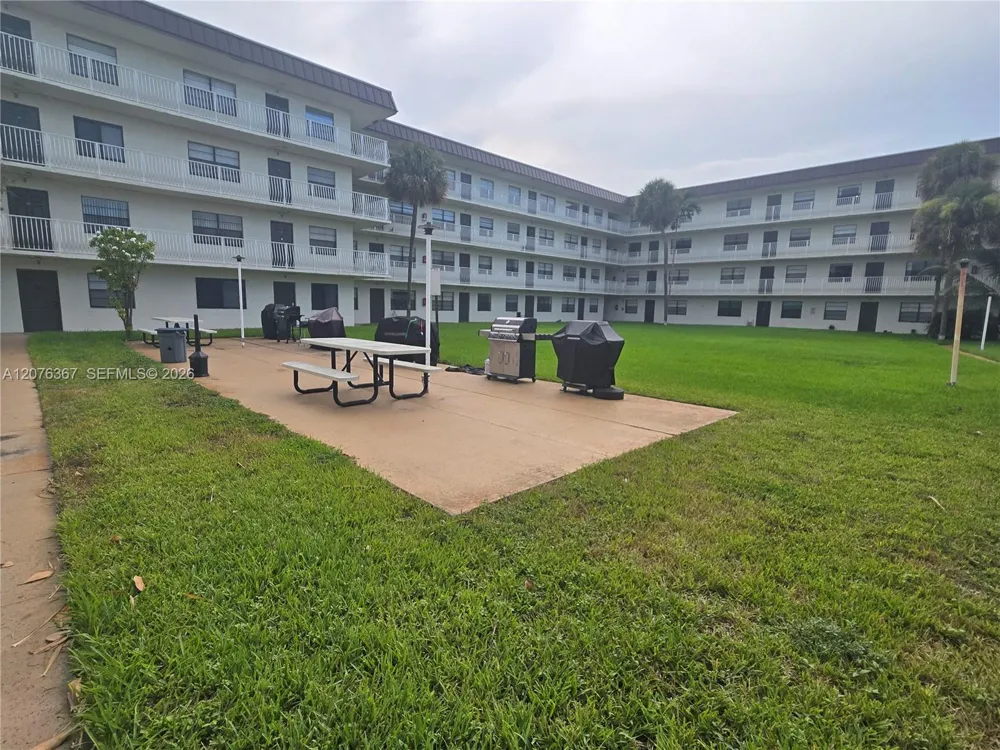 500 NE 2nd St #417 Dania Beach, FL 33004