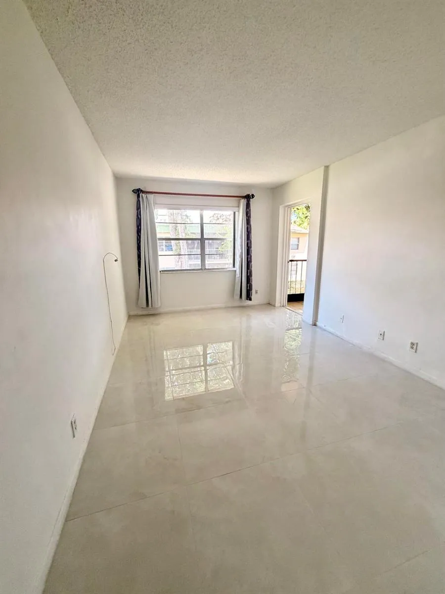 4159 NW 90th Avenue #204 Coral Springs, FL 33065