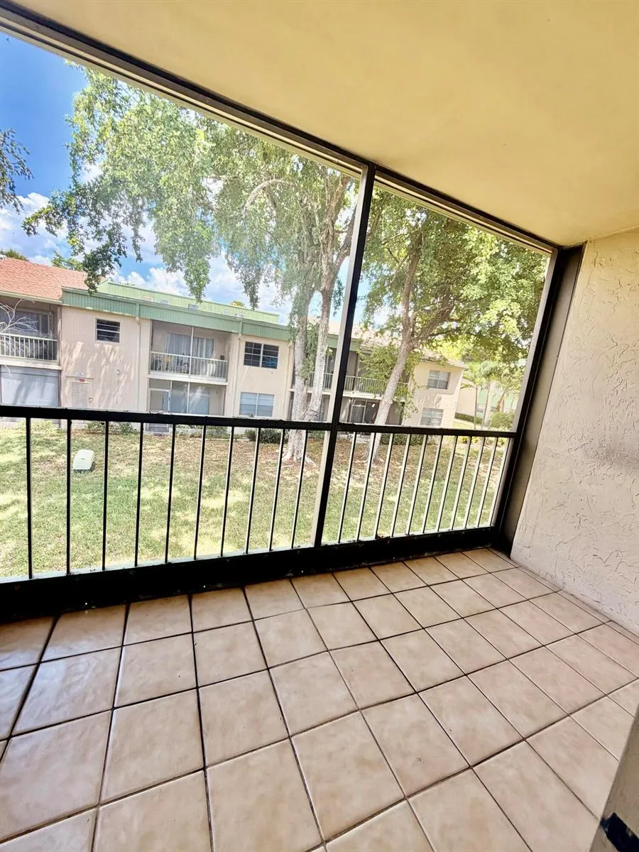 4159 NW 90th Avenue #204 Coral Springs, FL 33065