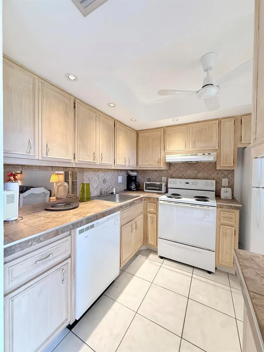 2800 NW 47th Terrace #106B Lauderdale Lakes, FL 33313