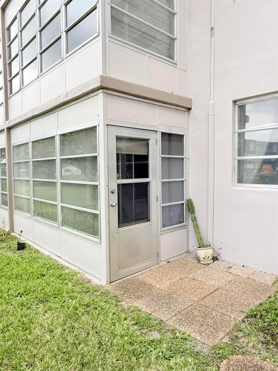 2800 NW 47th Terrace #106B Lauderdale Lakes, FL 33313
