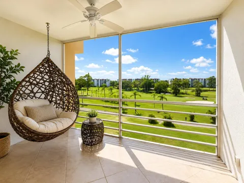 3661 Via Poinciana #513