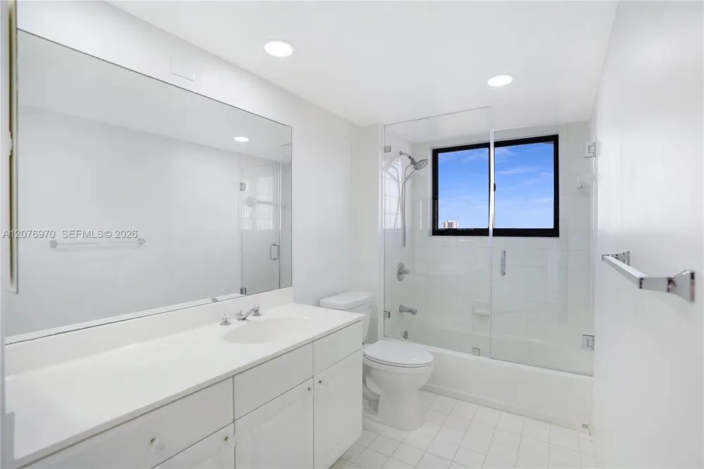 3600 Yacht Club Dr #1602 Aventura, FL 33180