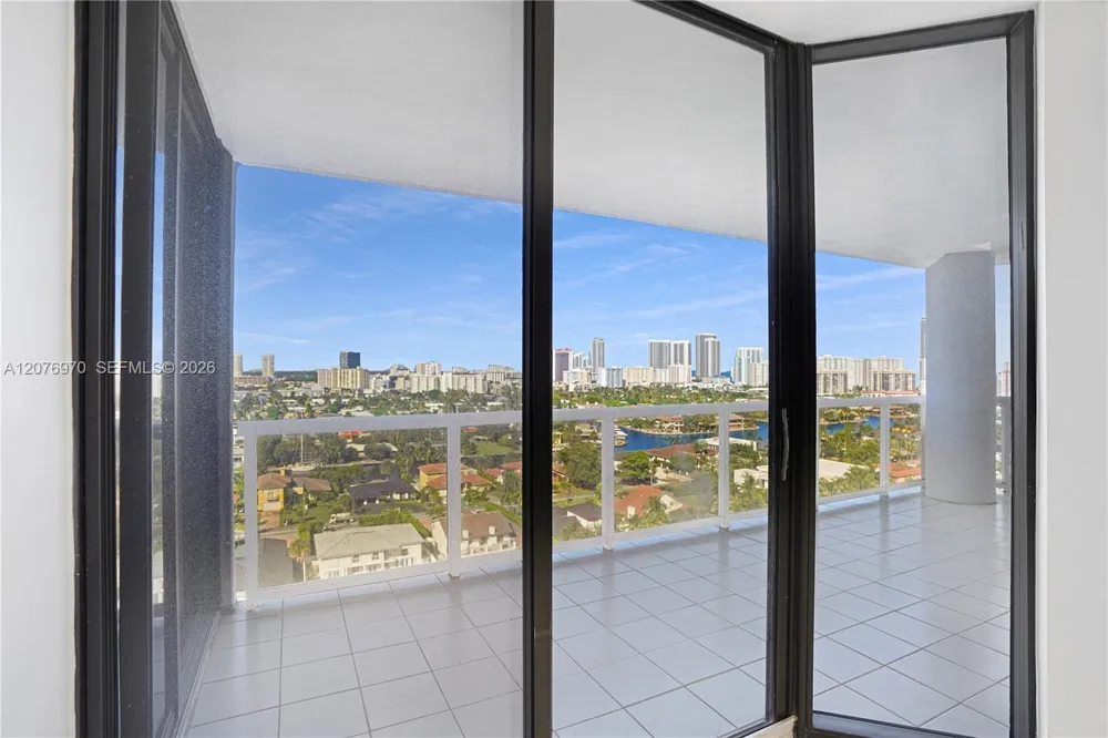 3600 Yacht Club Dr #1602 Aventura, FL 33180