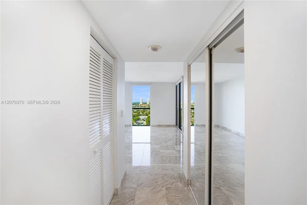 3600 Yacht Club Dr #1602 Aventura, FL 33180