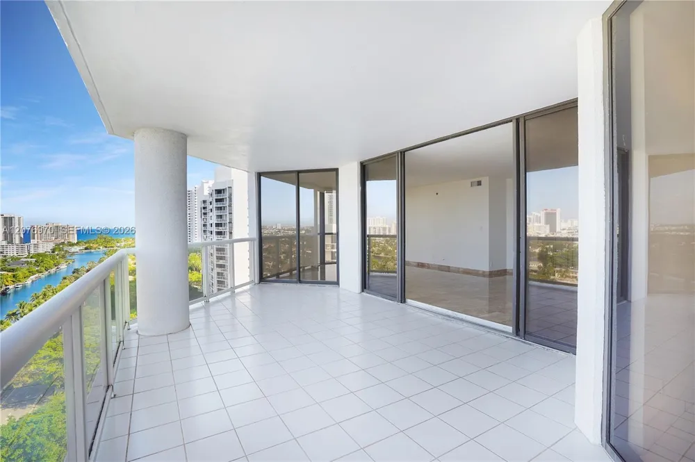 3600 Yacht Club Dr #1602 Aventura, FL 33180