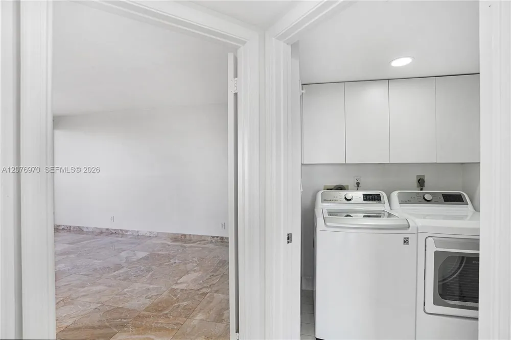 3600 Yacht Club Dr #1602 Aventura, FL 33180