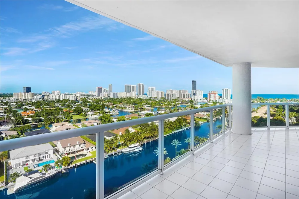 3600 Yacht Club Dr #1602 Aventura, FL 33180
