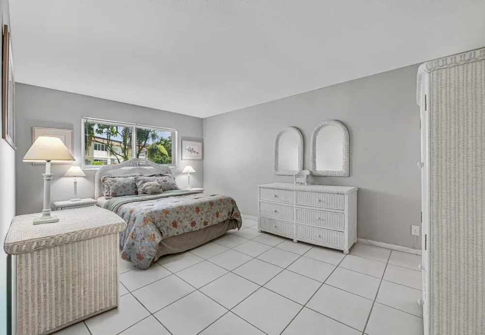 752 LORI DRIVE #217 Palm Springs, FL 33461