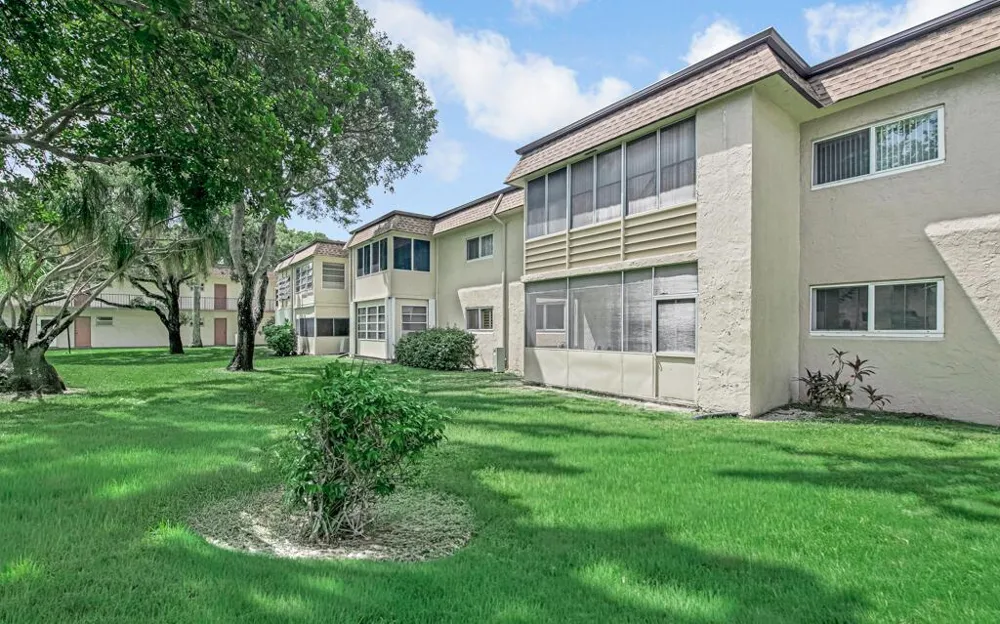 752 LORI DRIVE #217 Palm Springs, FL 33461