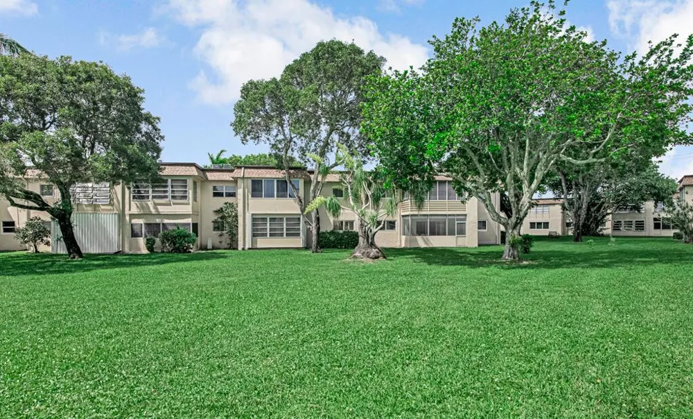 752 LORI DRIVE #217 Palm Springs, FL 33461