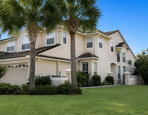 1686 SW Harbour Isles Circle #102