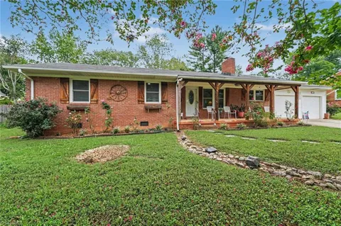 306 Sweetbriar Drive