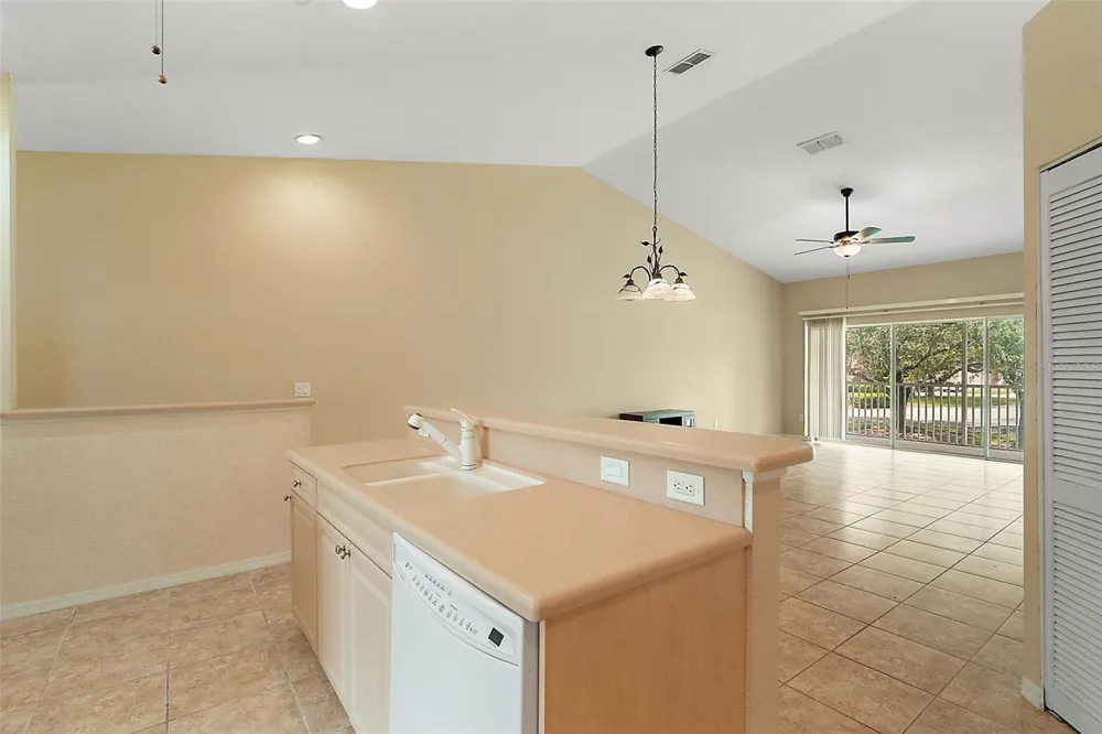 5368 COMPASS POINT #202 Oxford, FL 34484