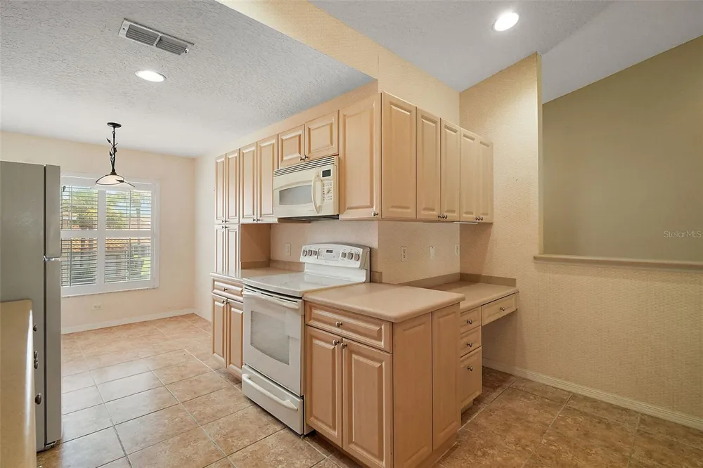 5368 COMPASS POINT #202 Oxford, FL 34484