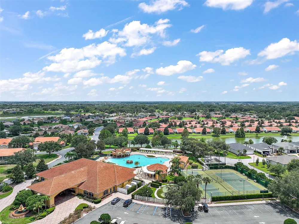 5368 COMPASS POINT #202 Oxford, FL 34484