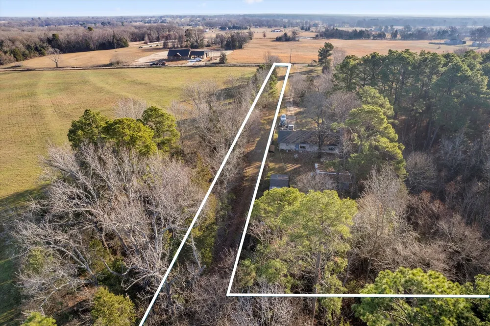 CR 1240 Mt Pleasant, TX 75455