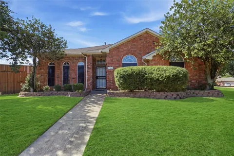2704 Oak Creek