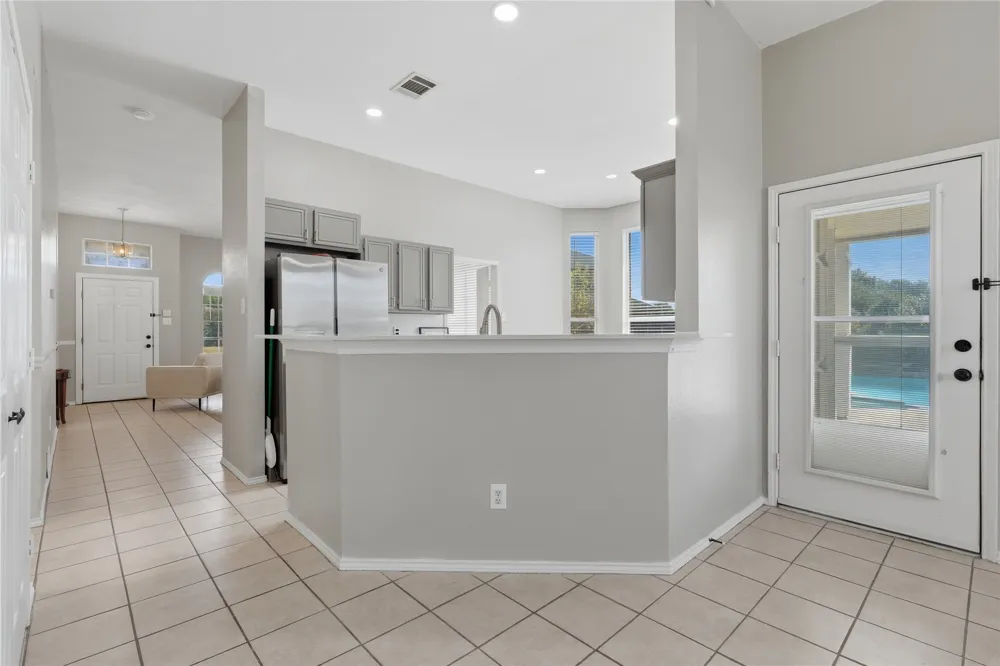 2704 Oak Creek Mesquite, TX 75181