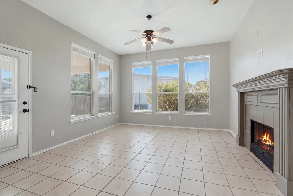 2704 Oak Creek Mesquite, TX 75181