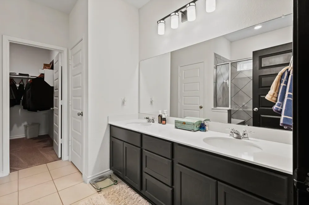925 West Drive Aubrey, TX 76227