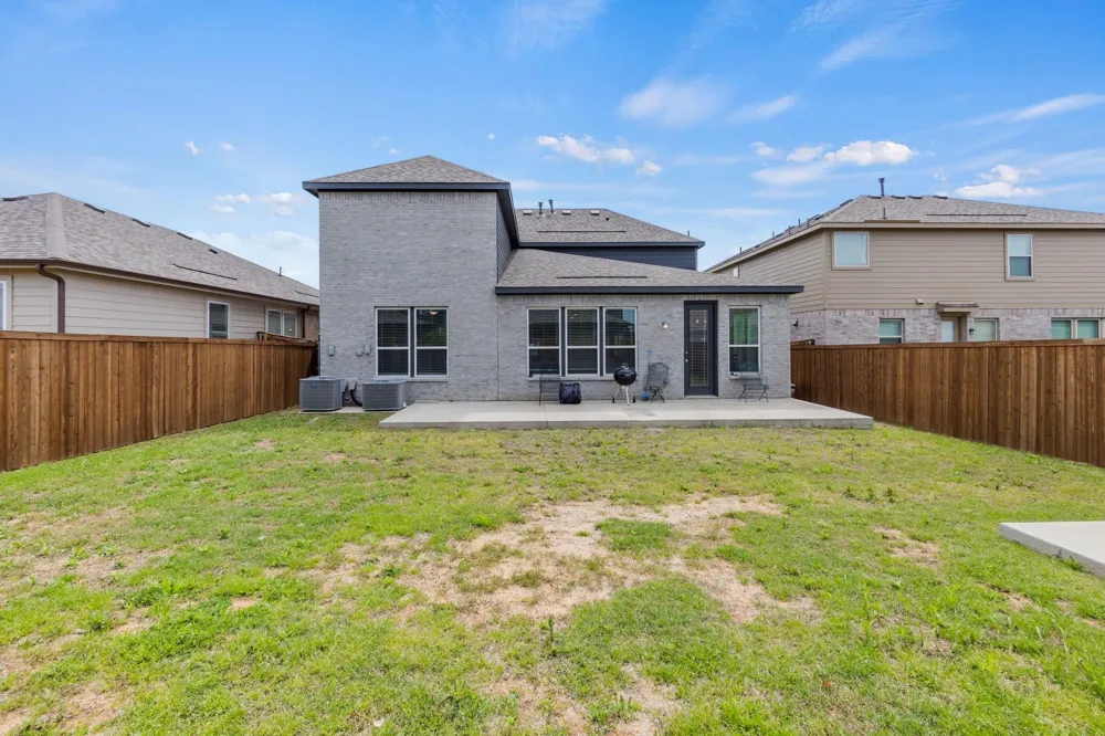 925 West Drive Aubrey, TX 76227