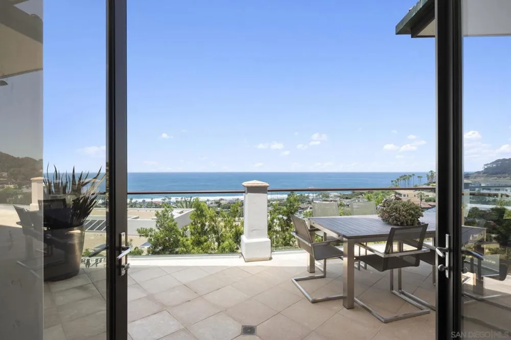 2516 Ruette Nicole La Jolla, CA 92037