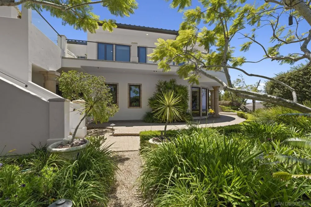 2516 Ruette Nicole La Jolla, CA 92037