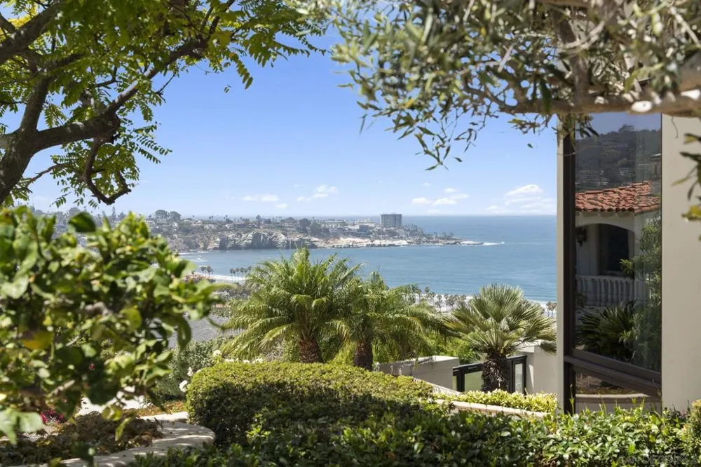 2516 Ruette Nicole La Jolla, CA 92037