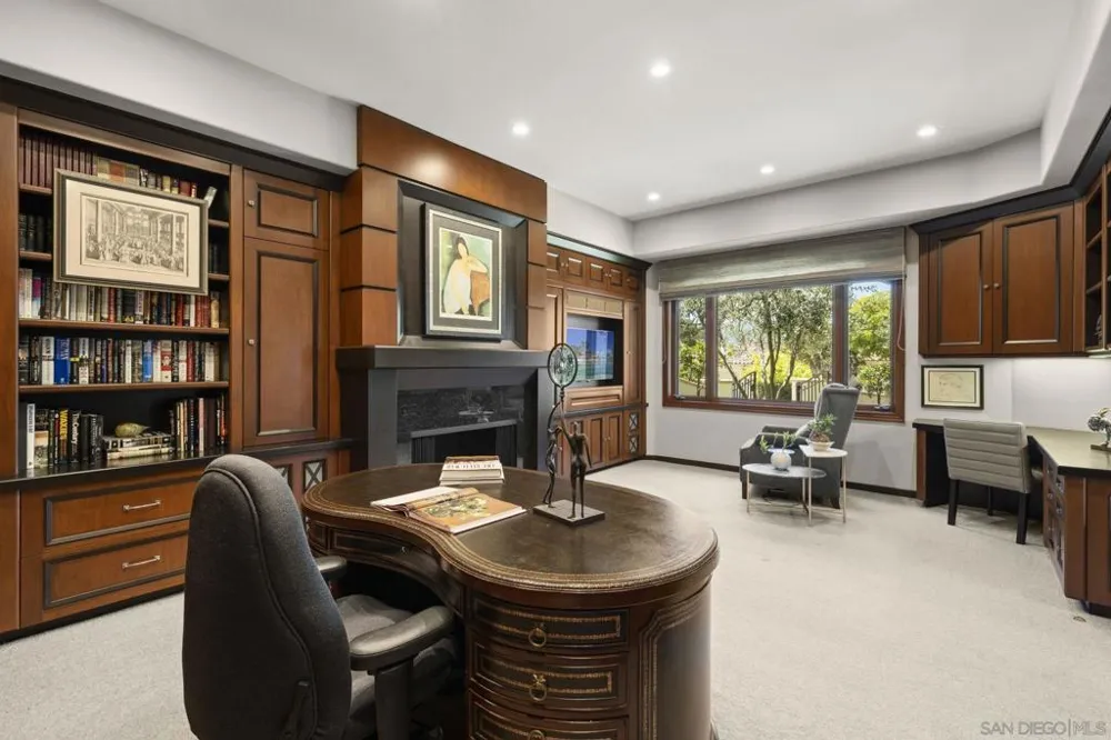 2516 Ruette Nicole La Jolla, CA 92037
