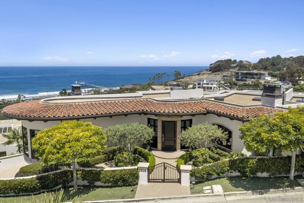 2516 Ruette Nicole La Jolla, CA 92037