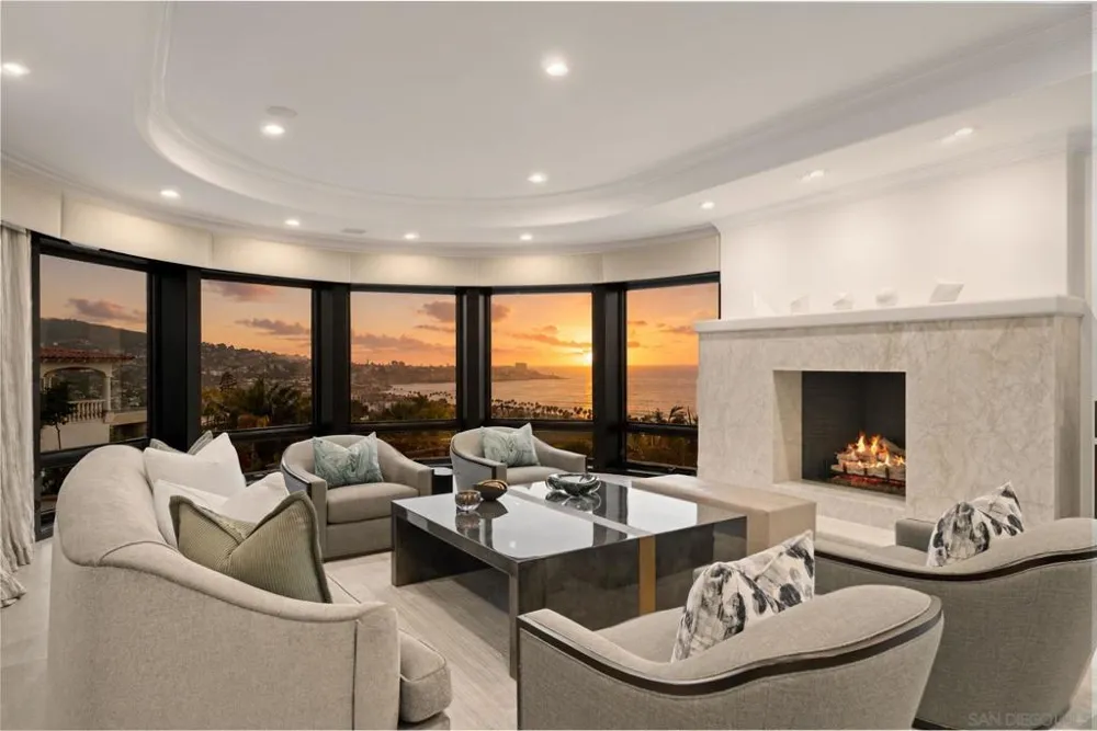 2516 Ruette Nicole La Jolla, CA 92037