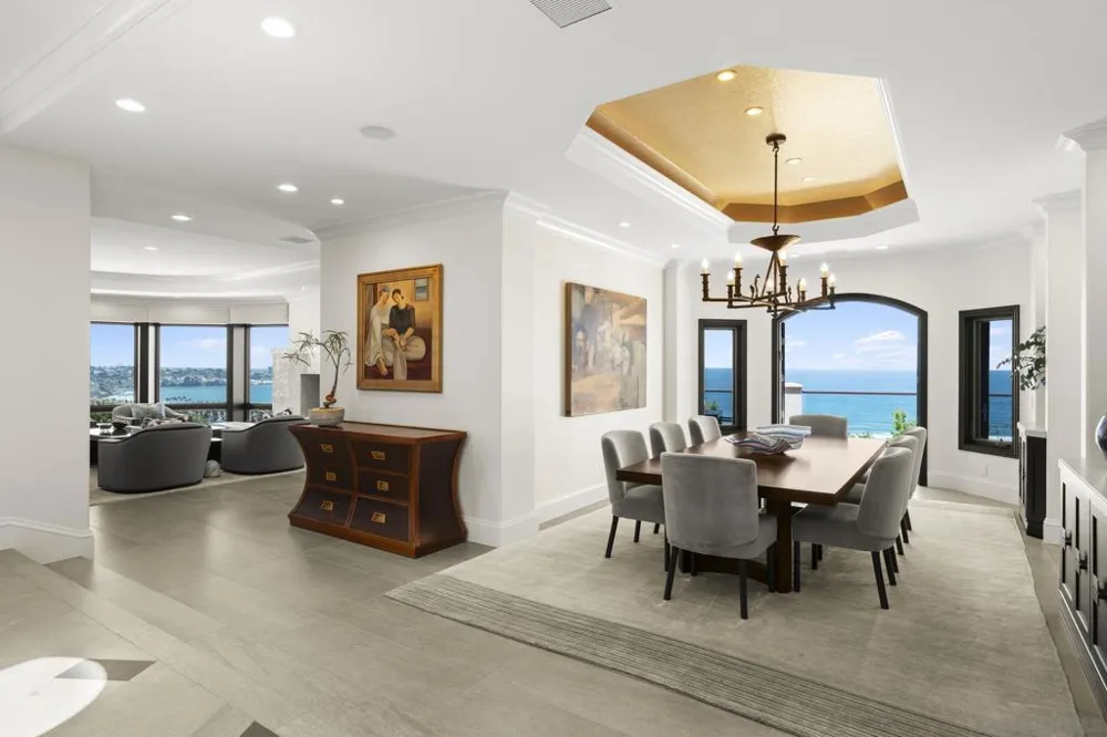 2516 Ruette Nicole La Jolla, CA 92037