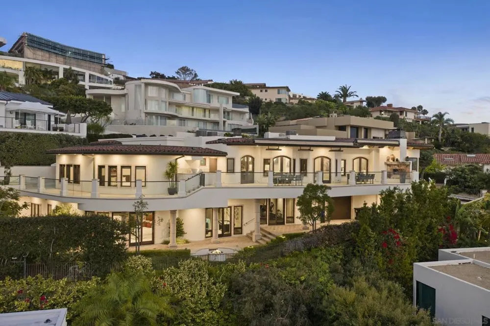 2516 Ruette Nicole La Jolla, CA 92037