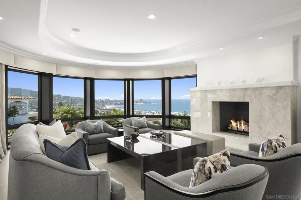2516 Ruette Nicole La Jolla, CA 92037