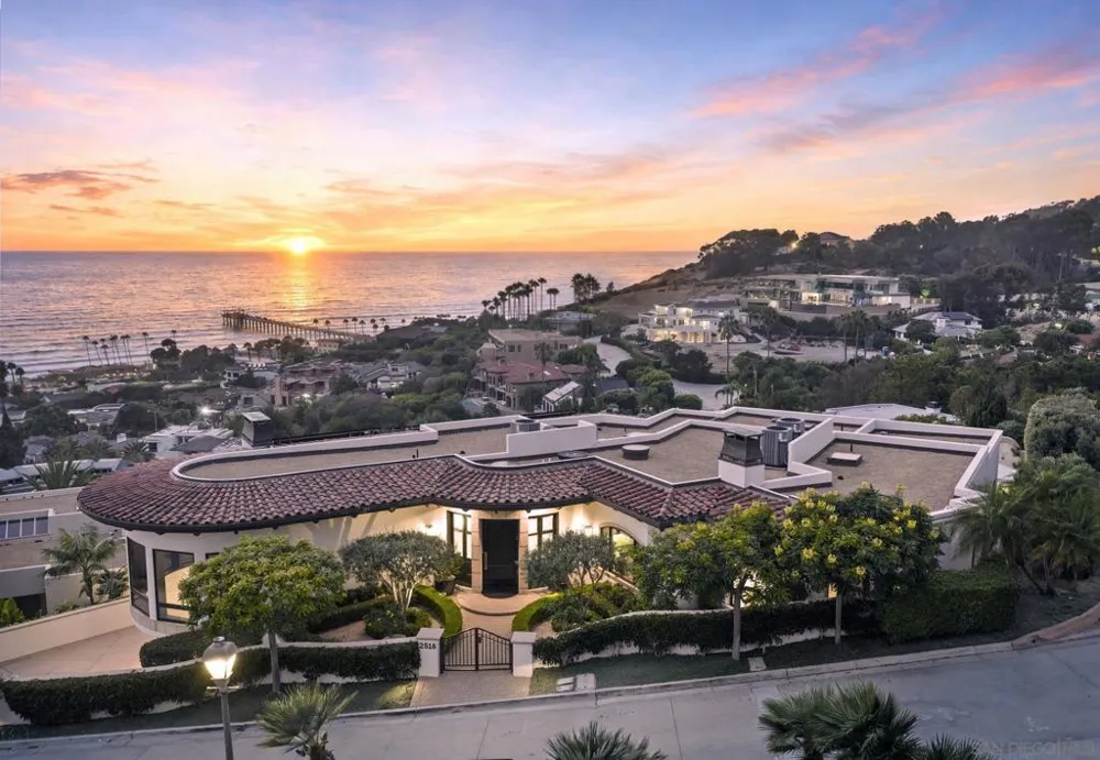 2516 Ruette Nicole La Jolla, CA 92037