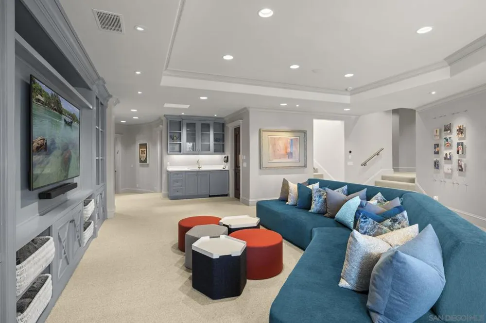 2516 Ruette Nicole La Jolla, CA 92037