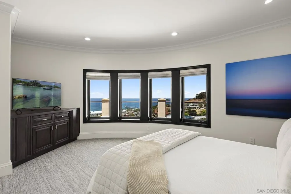 2516 Ruette Nicole La Jolla, CA 92037