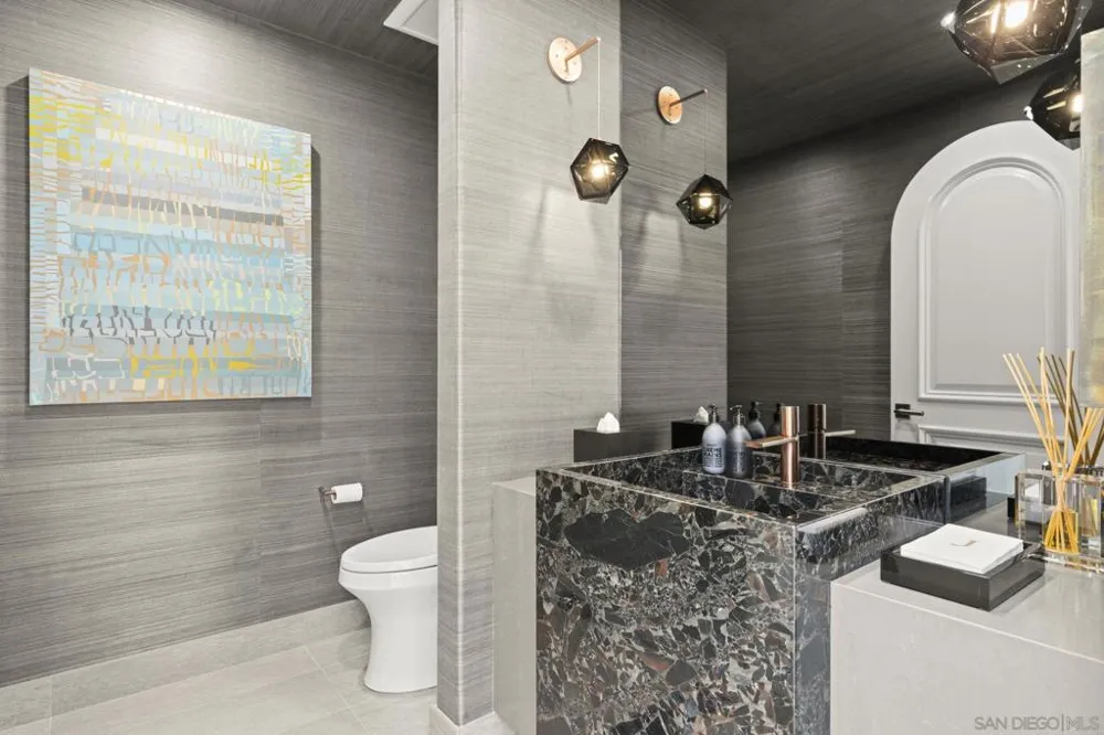 2516 Ruette Nicole La Jolla, CA 92037